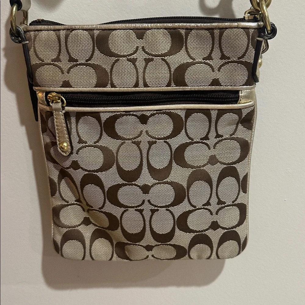 Coach Signature C Swing pack with Floral Appliqué - Picture 5 of 11